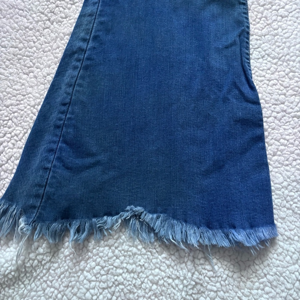 ⭐️⭐️⭐️Fashion Nova Blue Flare high rise jeans size 5 - Picture 2 of 7